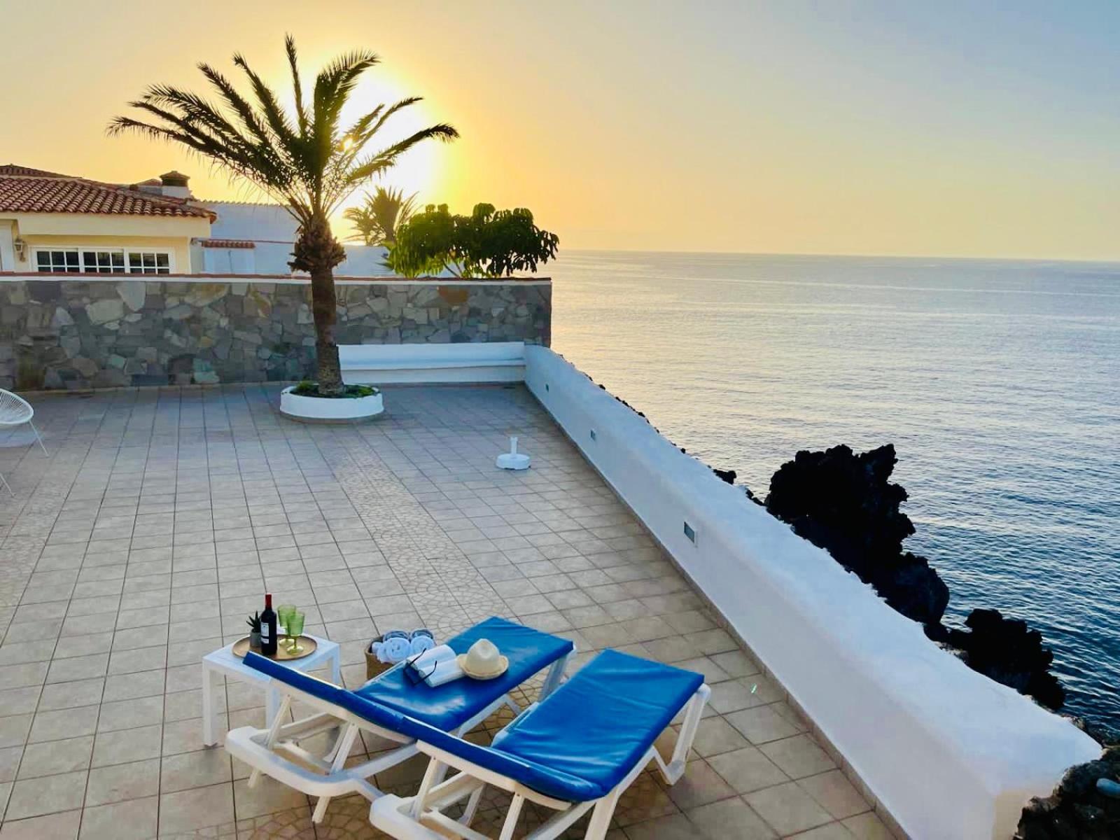 Beachfront Villa And Pool Puerto de Santiago  Eksteriør billede